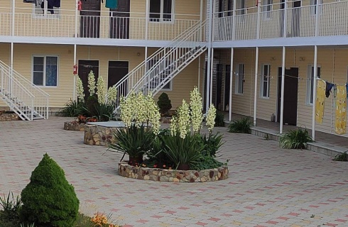 пос. Кучугуры: Отель Лайнер