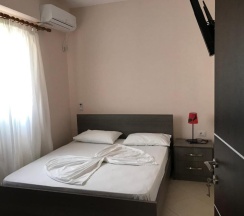 Трёхместный номер Standard с балконом в Hotel Erioni