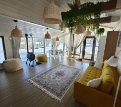 Коттедж с красивым видом из окна в Бали