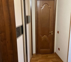 Апартаменты с балконом и с красивым видом из окна в Квартира на Василенко 16/1