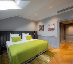 Полулюкс на мансардном этаже в Генрих