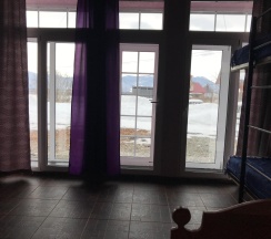 Комната стандарт с 2 односпальными и 2 двухъярусными кроватями Благодатная в Портал Белуха