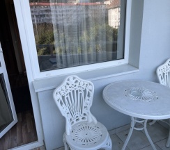 Трёхместный номер Standard с балконом и с красивым видом из окна в На Короткой