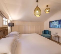 Номер Standard Мансарда в The Drisco Hotel Tel Aviv - Relais & Chateaux