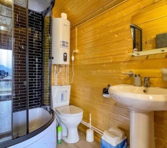 Двухместный коттедж двуспальная кровать в  Изумруд