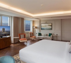 Двухместный полулюкс с видом на город двуспальная кровать в Sheraton
