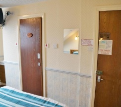 Двухместный номер Standard двуспальная кровать в The Captain Guesthouse