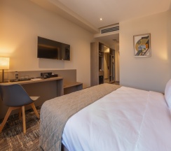 Двухместный номер Classic двуспальная кровать в Hayasa Hotel Yerevan