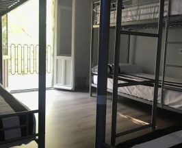 Кровать в общем номере (мужской номер) в JMG Hostel Madrid