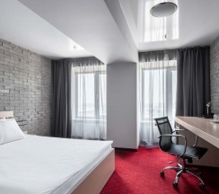 Стандарт Улучшенный двухместный с одной большой кроватью в Marins Park Hotel Новосибирск