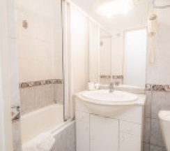 Двухместный номер с 2 односпальными кроватями в East-West