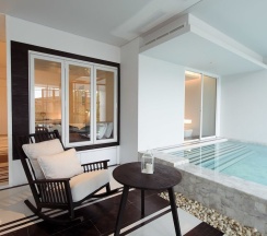 Люкс с балконом в Veranda Resort & Villas Hua Hin - Cha Am