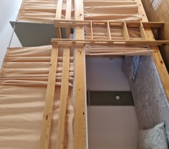 Кровать в 8 местном номере B в Hostelroof_vl