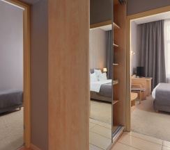 Семейный в Пятый угол