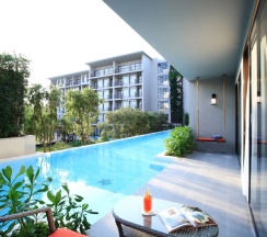 Двухместный полулюкс с доступом к бассейну двуспальная кровать в Proud Phuket