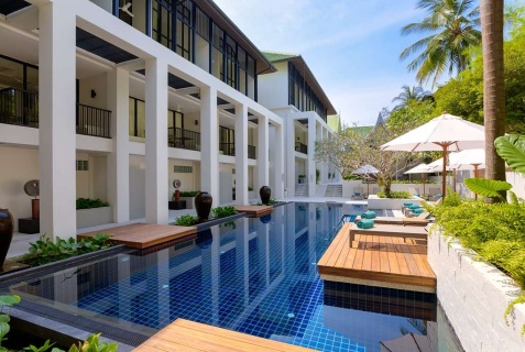 Тхаланг: Курортный отель Outrigger Surin Beach Resort