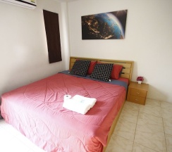 Двухместный номер Standard с балконом двуспальная кровать в Happy House Bangsaen