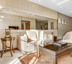Трёхместный люкс Grand в Grand Asoke Suites Boutique Residence