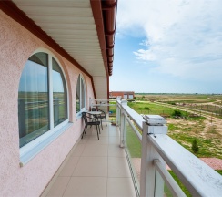 Стандартный номер на двоих гостей с балконом и видом во двор (корпус К ) в Оптимист