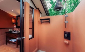 Двухместная вилла Garden двуспальная кровать в Paradox Resort Phuket