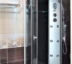 №3. Семейный номер с двуспальной кроватью, диваном и видом на Байкал в Прибой