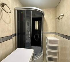 Красивая 2-комнатная квартира с балконом рядом с большим парком в Как Дома 05