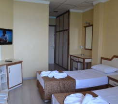 Двухместный номер Standard с балконом 2 отдельные кровати в Ayvalik Palas Hotel