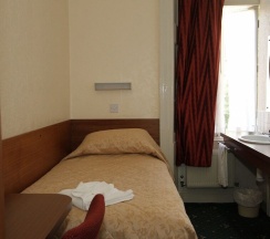 Четырёхместный номер Standard в The Ridgemount Hotel