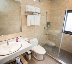 Четырёхместный номер Comfort в Rainbow Hotel