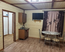 Семейный люкс с красивым видом из окна в У Галины