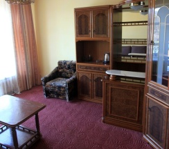 Люкс с 3 комнатами с балконом в Бриз