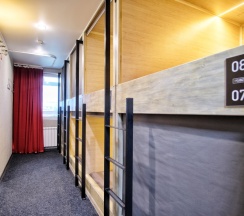 Одноместный номер-капсула в общей комнате в The kubz capsule hotel