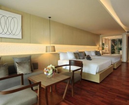 Четырёхместный номер Pool Access Sunset Grand Deluxe в Phuket Graceland Resort And Spa