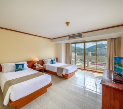 Люкс семейный с 2 комнатами в Andaman Beach Suites Hotel