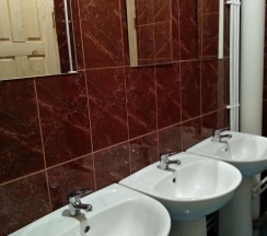 Кровать в 2-местном общем мужском номере в Вежливый лось
