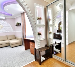 Двухместный Suite Apartment с видом на море и дендрарий двуспальная кровать в Delsochi