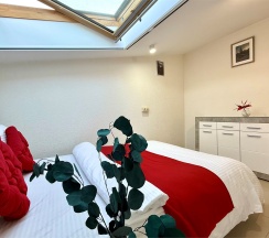 Апартаменты №8 "Полулюкс" на мансардном этаже в Саквояж