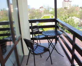 Трёхместный номер Standard с балконом в Валекс