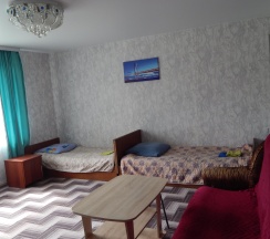 Комната эконом с 3 односпальными кроватями в В Шахтерске