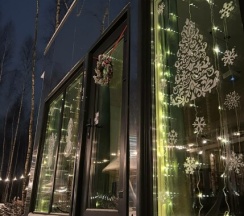 Дом у детской площадки с 2 спальнями, беседкой и мангалом в Мы дома-Зеркальный лес