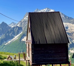 Четырёхместный коттедж с видом на горы в Summit Home