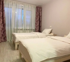 Апартаменты с балконом в Апартаменты 3-х комнатные GoodNight Aparts