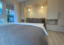 Апартаменты c 1 комнатой в Sunny apartment, 5min to the sea. Parking. Self check in.