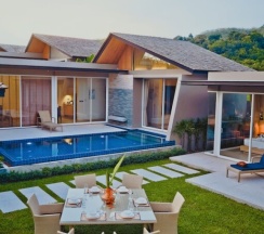 Вилла Executive с 4 комнатами с балконом и с видом на бассейн в Villa Sunpao