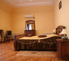 Апартаменты трехкомнатные с двумя спальнями, гостиной. в Княжна Мери