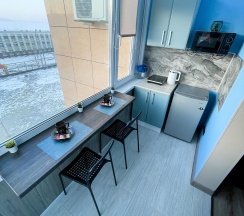 Номер люкс семейный с 1 односпальной и 1 двуспальной кроватью в Pallada