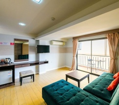 Люкс Deluxe с видом на город в Scandia beach hotel