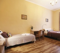 Трёхместный номер в МК Краски