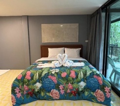 Двухместный номер Deluxe с балконом двуспальная кровать в Ton Pling Khao Lak Villa