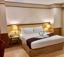 Трёхместный номер Standard двуспальная кровать в Diamond Plaza Hotel Suratthani